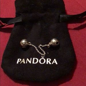 Pandora Essence safety chain